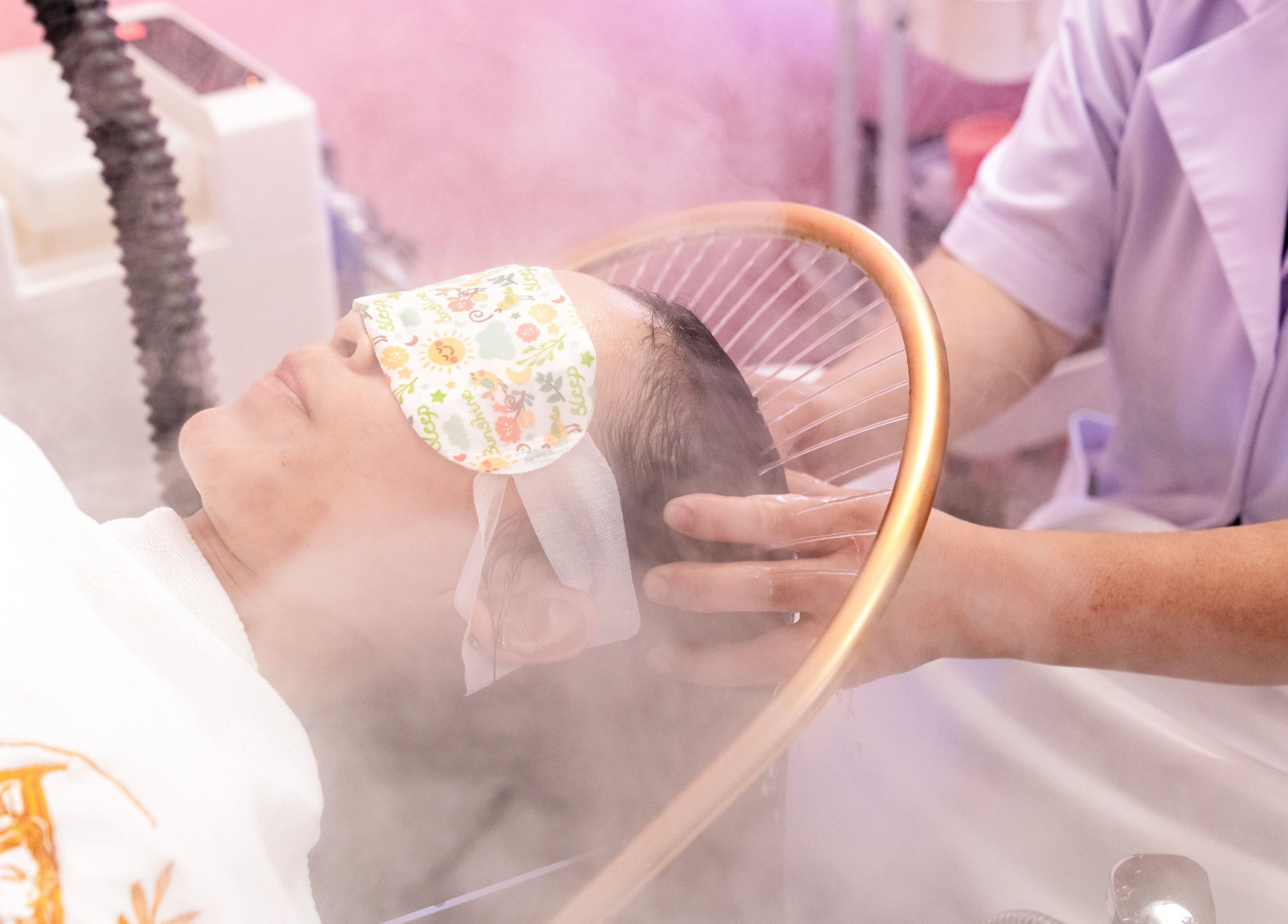 Relaxing head spa treatment at Jen Head Spa in San Jose, California, US, showcasing luxury and tranquility.