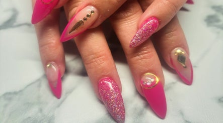 Artizan Nail + Lash Design, bild 3