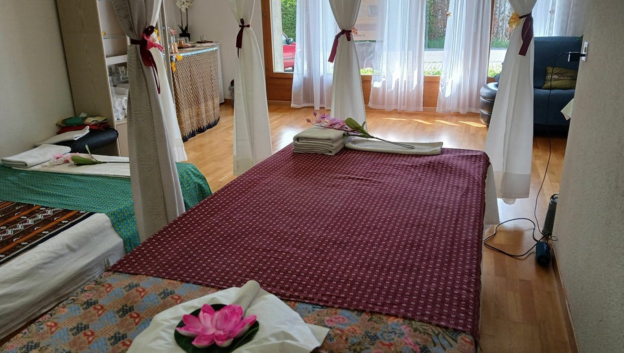 Phen Thai Massage image 1