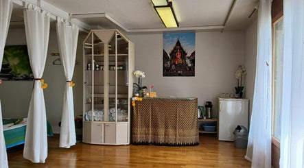 Phen Thai Massage image 3