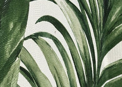 Detalhe de folhas tropicais na decoração do Inessantana_ em Samora Correia, Santarém, PT.