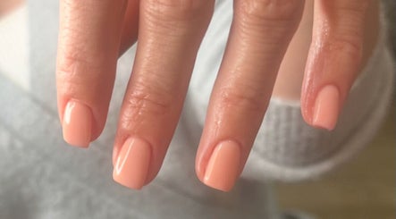 Beautiful peach manicure at The Mani X Muse, Alrewas, England, GB. Perfect for elegance and charm.