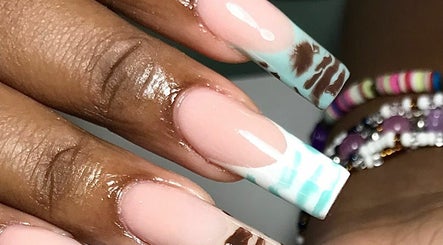 Mvelo’s Nail Studio image 2