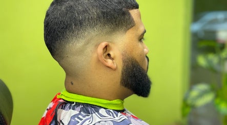 H Barber Cuts, bilde 3