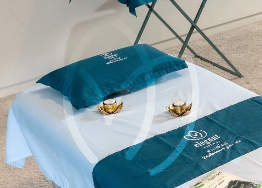 سرير تدليك فاخر في Elegant Spa | ايلقنت سبا للخدمات المنزلية، الرياض، منطقة الرياض، السعودية.