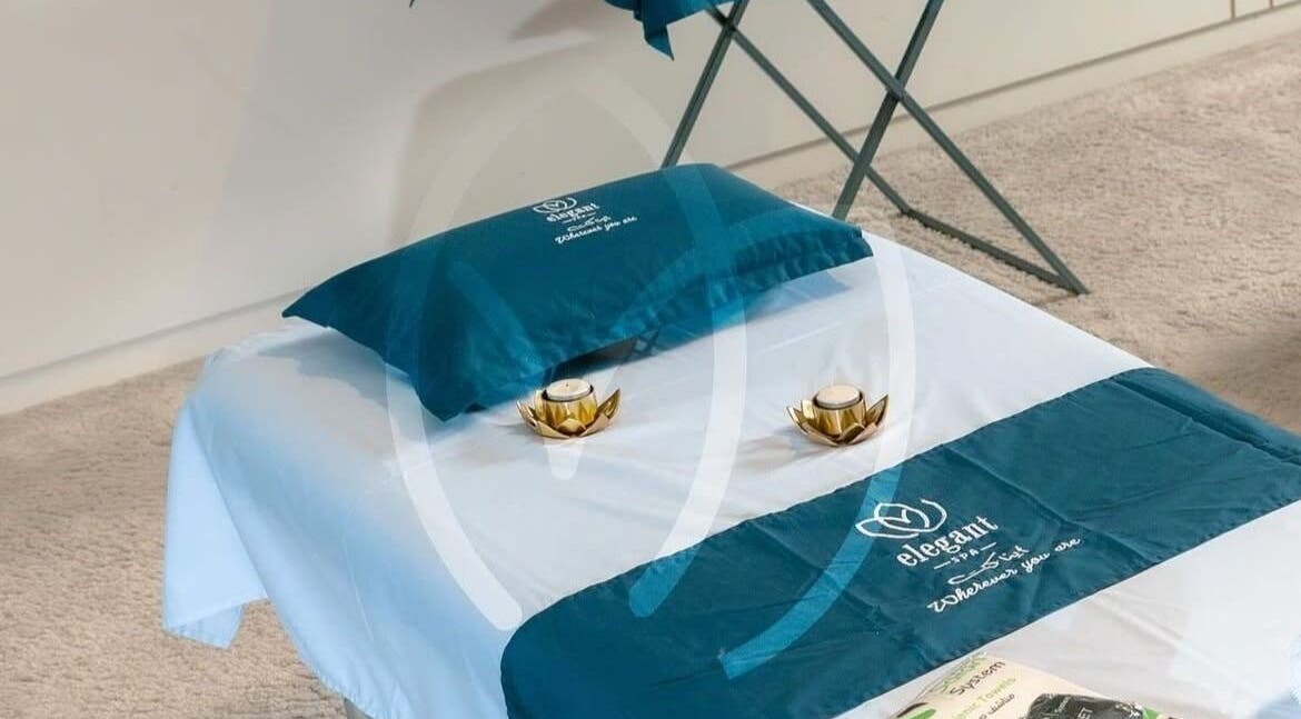سرير تدليك فاخر في Elegant Spa | ايلقنت سبا للخدمات المنزلية، الرياض، منطقة الرياض، السعودية.