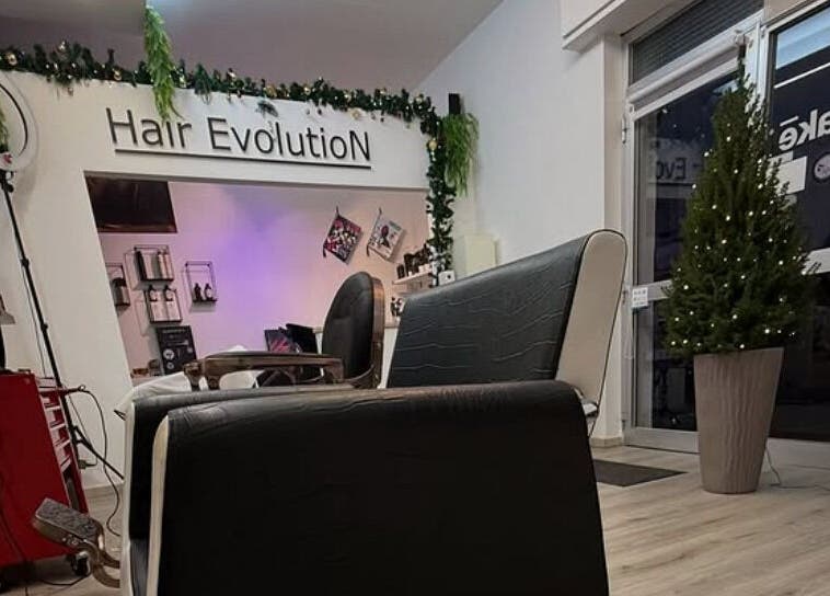 Interno di Hair Evolution di Giorgio Finelli, Villa Zaccheo-petriccione, Abruzzo, IT con arredi eleganti.
