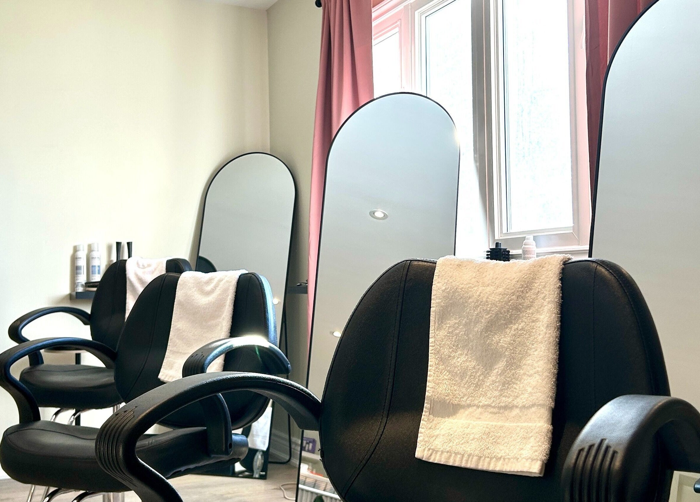 Elegant styling chairs and mirrors at Bella Vida Head Spa, Bowmanville, Ontario, CA.