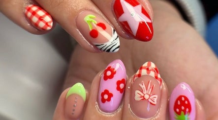 Dusk till Dawn Nail Studio by Liv – obraz 2