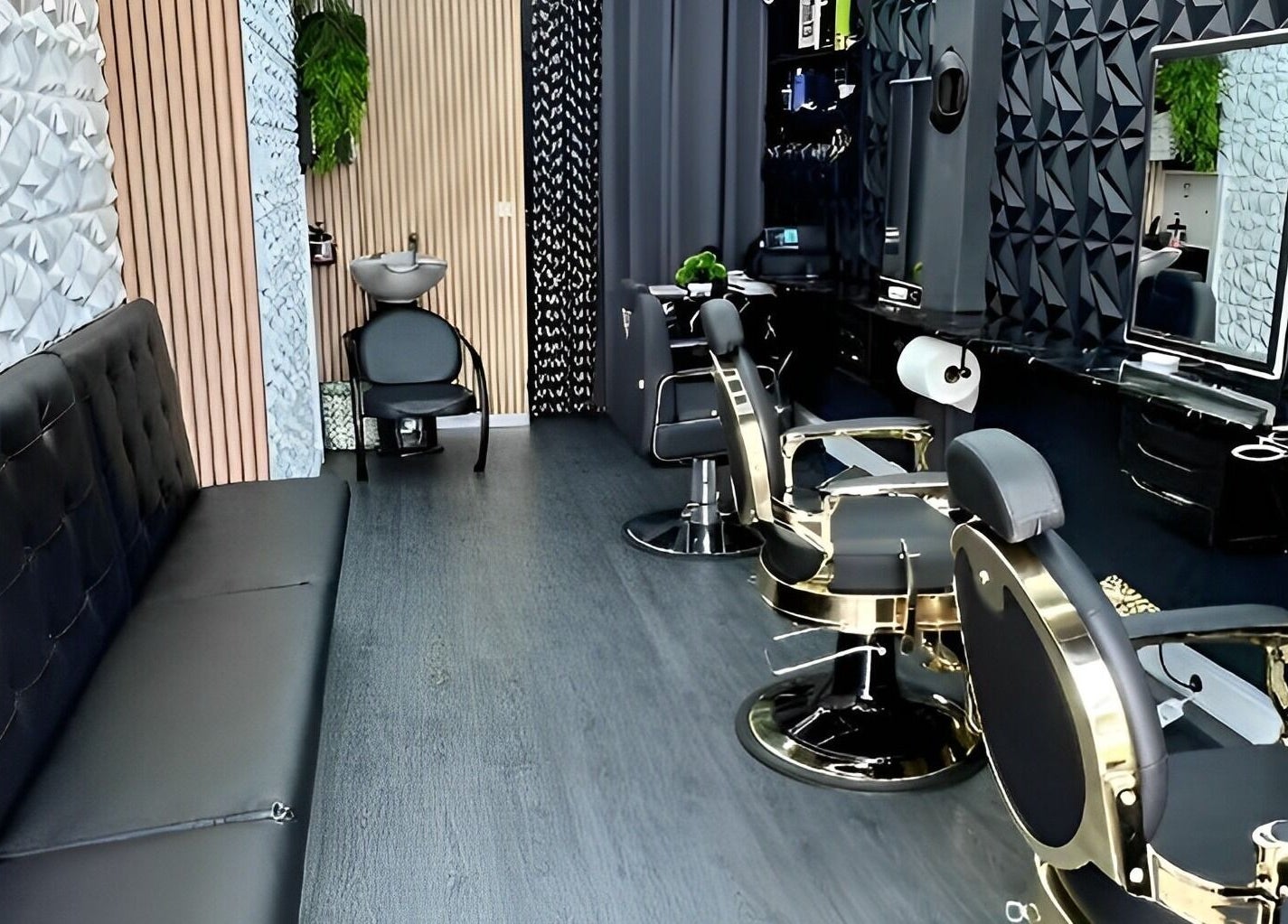 Modern interior of Sirius Barbershop Rato, Lisboa, Lisboa, PT with stylish chairs and sleek decor.