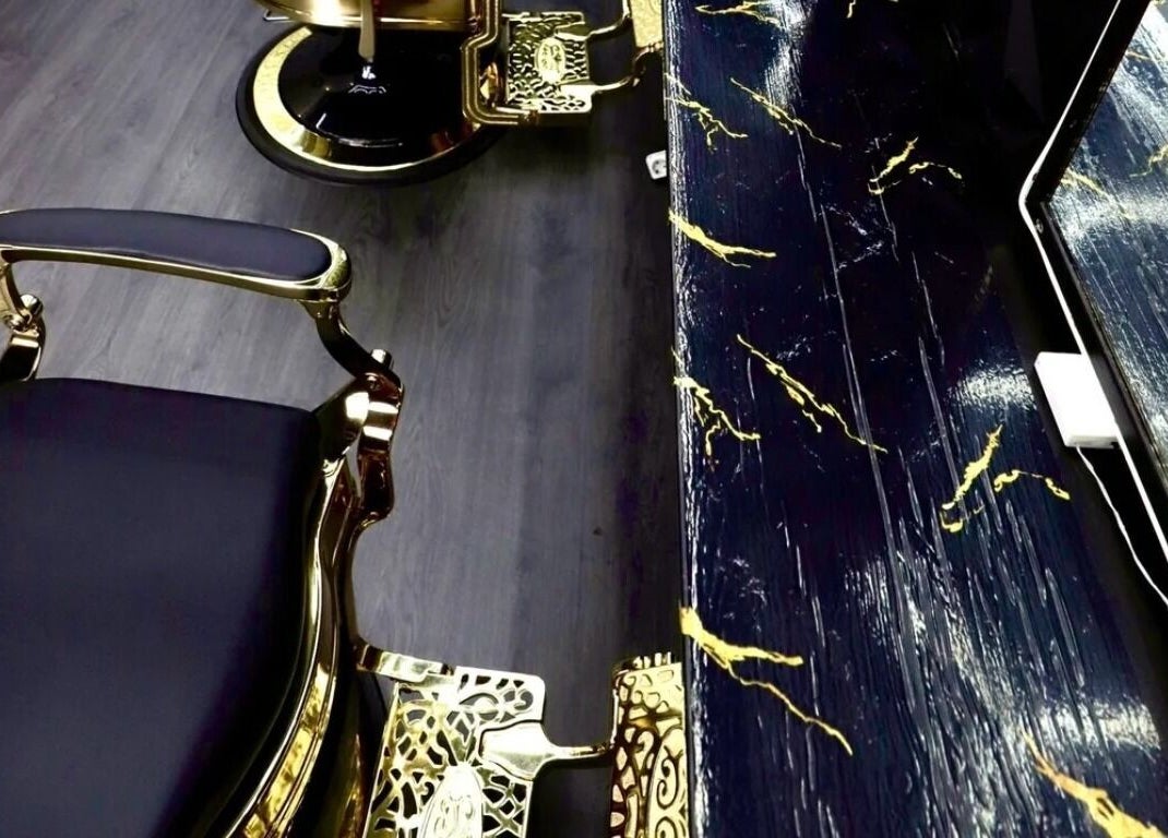 Elegant barber chair and stylish marble countertop at Sirius Barbershop Rato, Lisboa, Lisboa, PT.