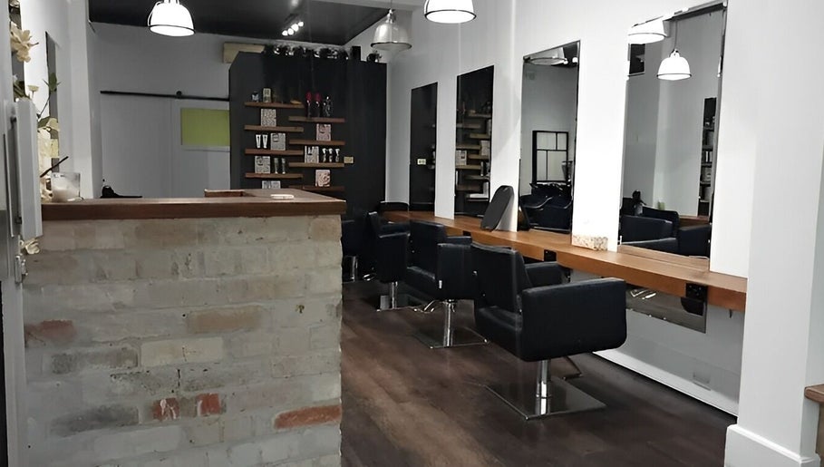 Hair by Marilyn, bilde 1