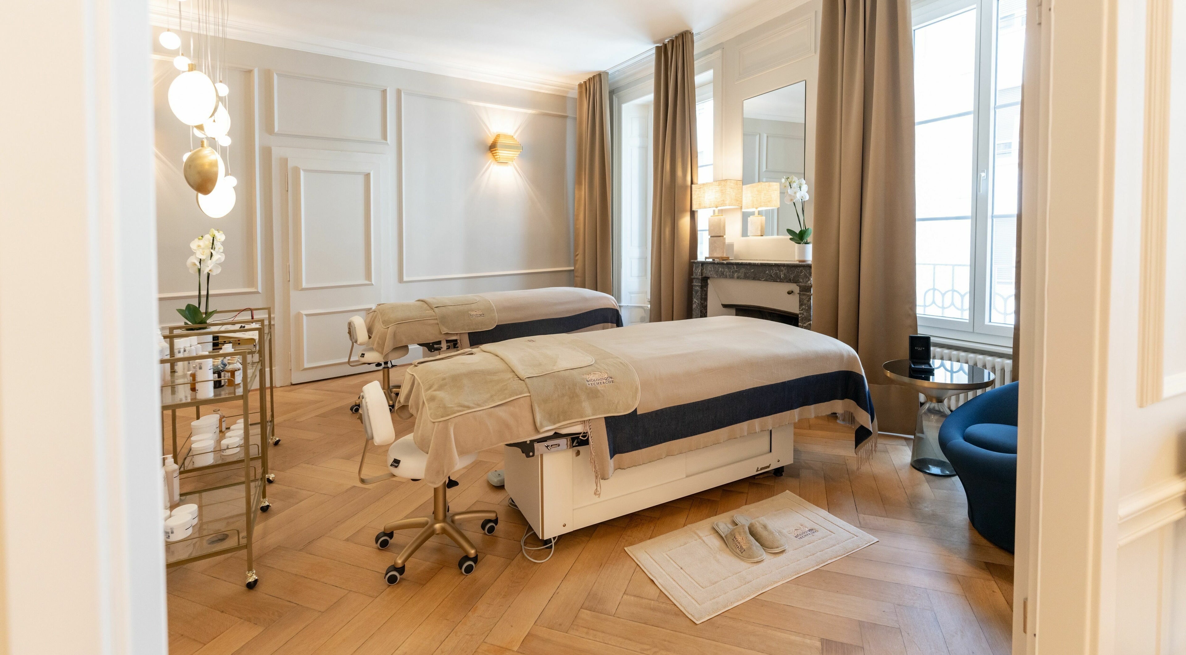 Luxurious treatment room at Ambassade Biologique Recherche Lausanne, Lausanne, Vaud, CH.