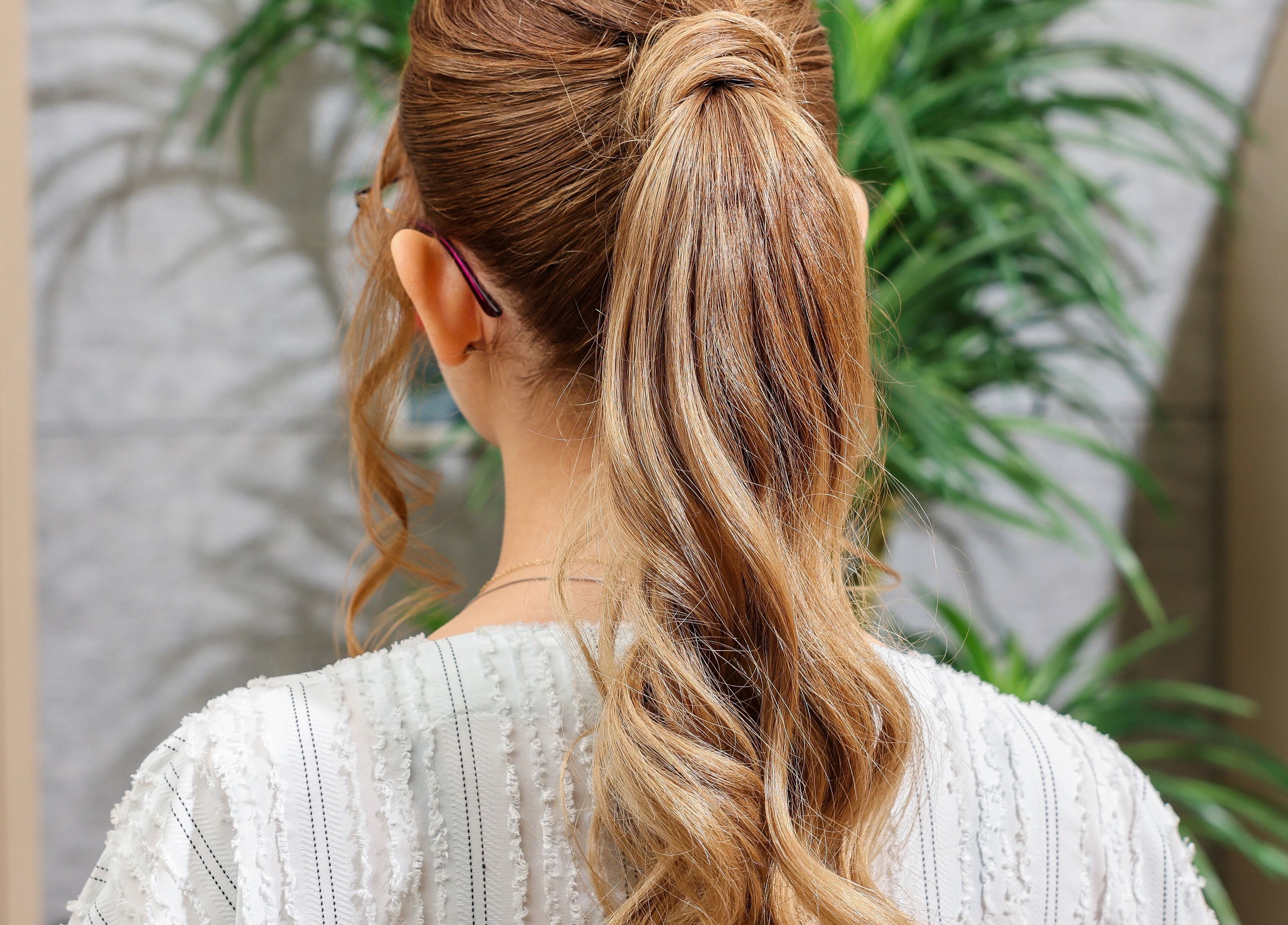 تسريحة شعر راقية في غرَاس صالون، الخبر، المنطقة الشرقية، السعودية ، تبرز لمسة إبداعية.