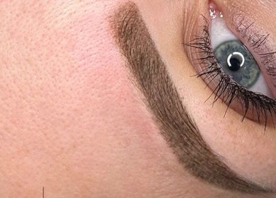 Precizno oblikovane obrve u Estelle Beauty Studio - by Valentina, Aleksinac, RS.