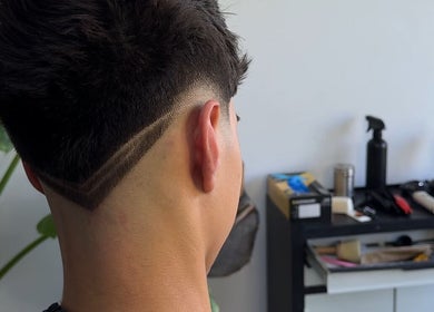 Corte de cabello moderno en Dhrama and problems, Región Metropolitana, Región Metropolitana, CL.
