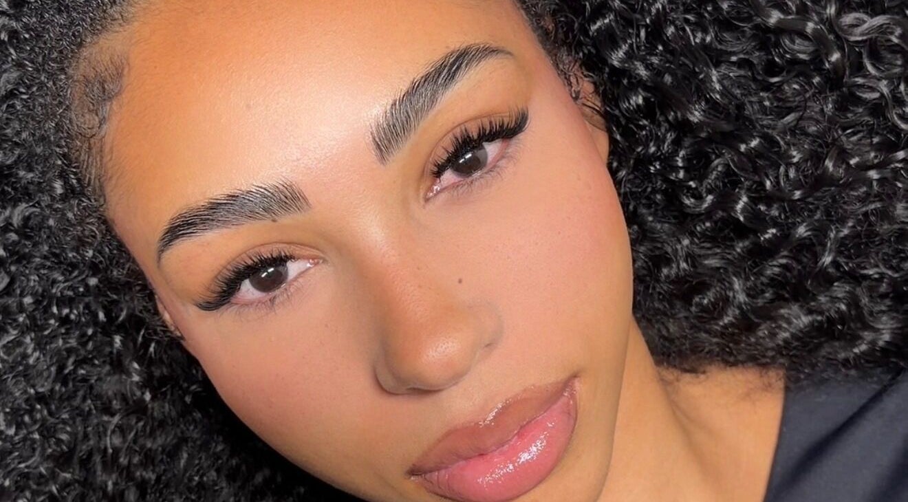 Close-up of flawless makeup and perfect brows at Bynndll, Ajax, Ontario, CA.
