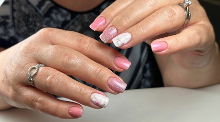 Oksana’s Nails at Sage Hair Studio, bilde 3