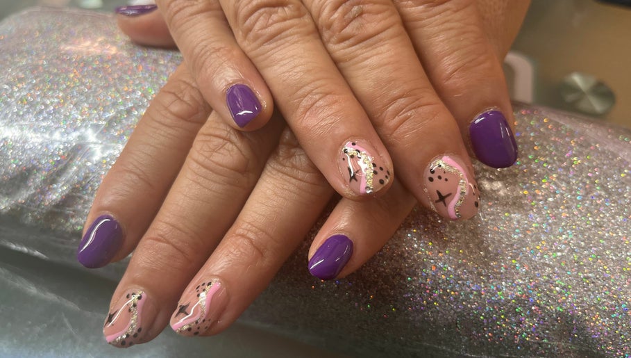 Ayla Nails imaginea 1