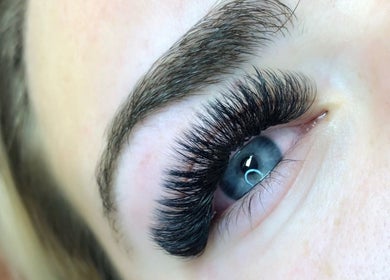 Close-up of eyelash extensions at The Lash Squad, Melbourne, Victoria, AU, showcasing detailed lash craftsmanship.