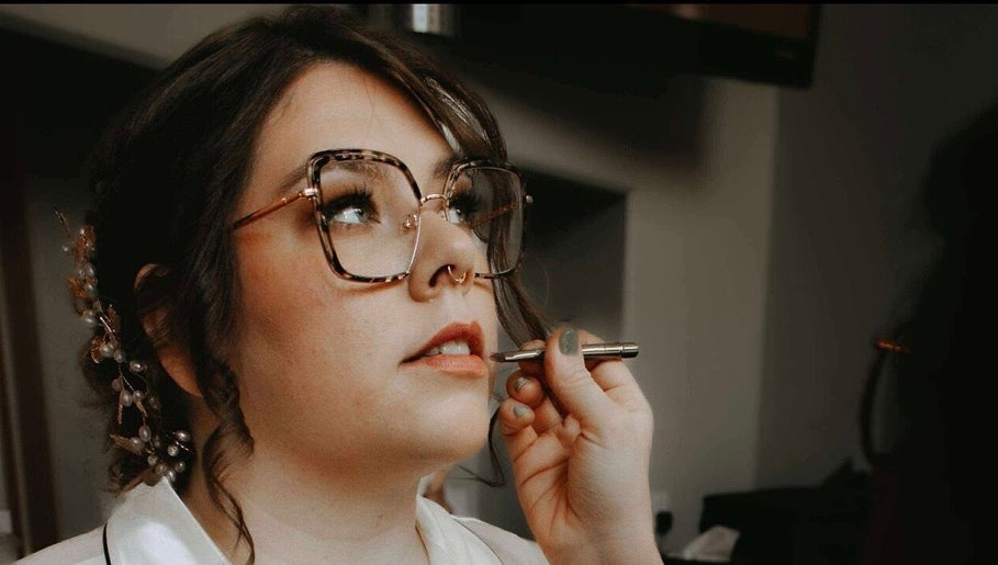 Makeup application at Daisy Lane Esthetics in Port Alberni, British Columbia, CA, enhancing natural beauty.