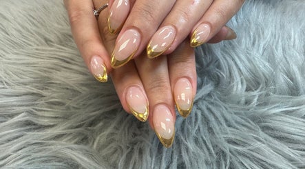 Bling Bling Nails and Spa Studio image 3