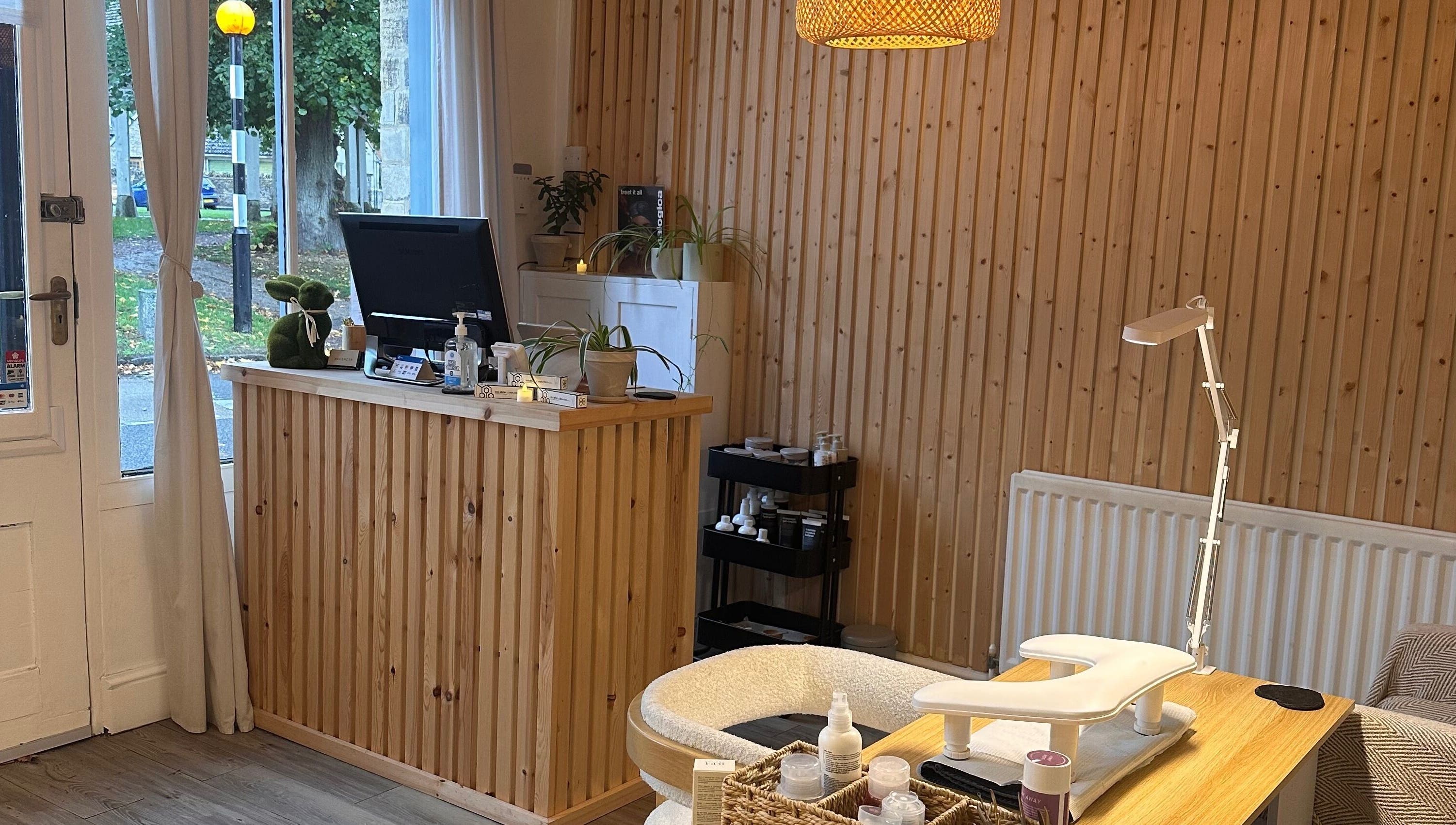 Näkemiin reception area with elegant décor in Harrold, England, GB.