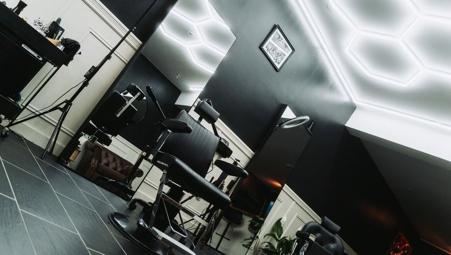 VTB ESSENCE BARBERSTUDIO изображение 1