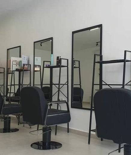 N 6 HAIR STUDIO image 2