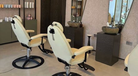 Luxurious salon chairs at Skinlyft, offering premium beauty services in Dubai, Dubai, AE.