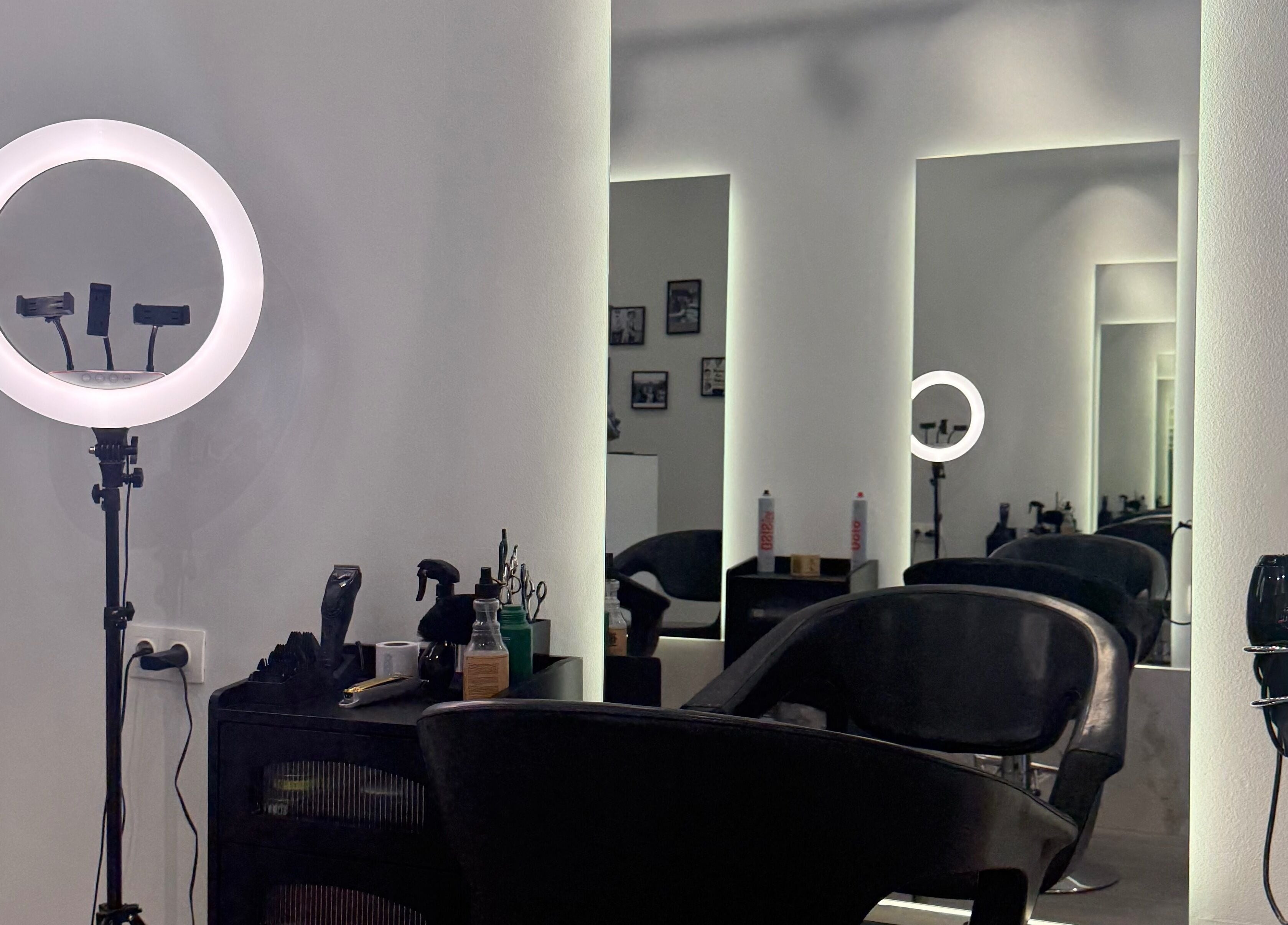 Σαλόνι ομορφιάς Hairbox, Πυλαία GR, με μοντέρνα αισθητική και στυλ.