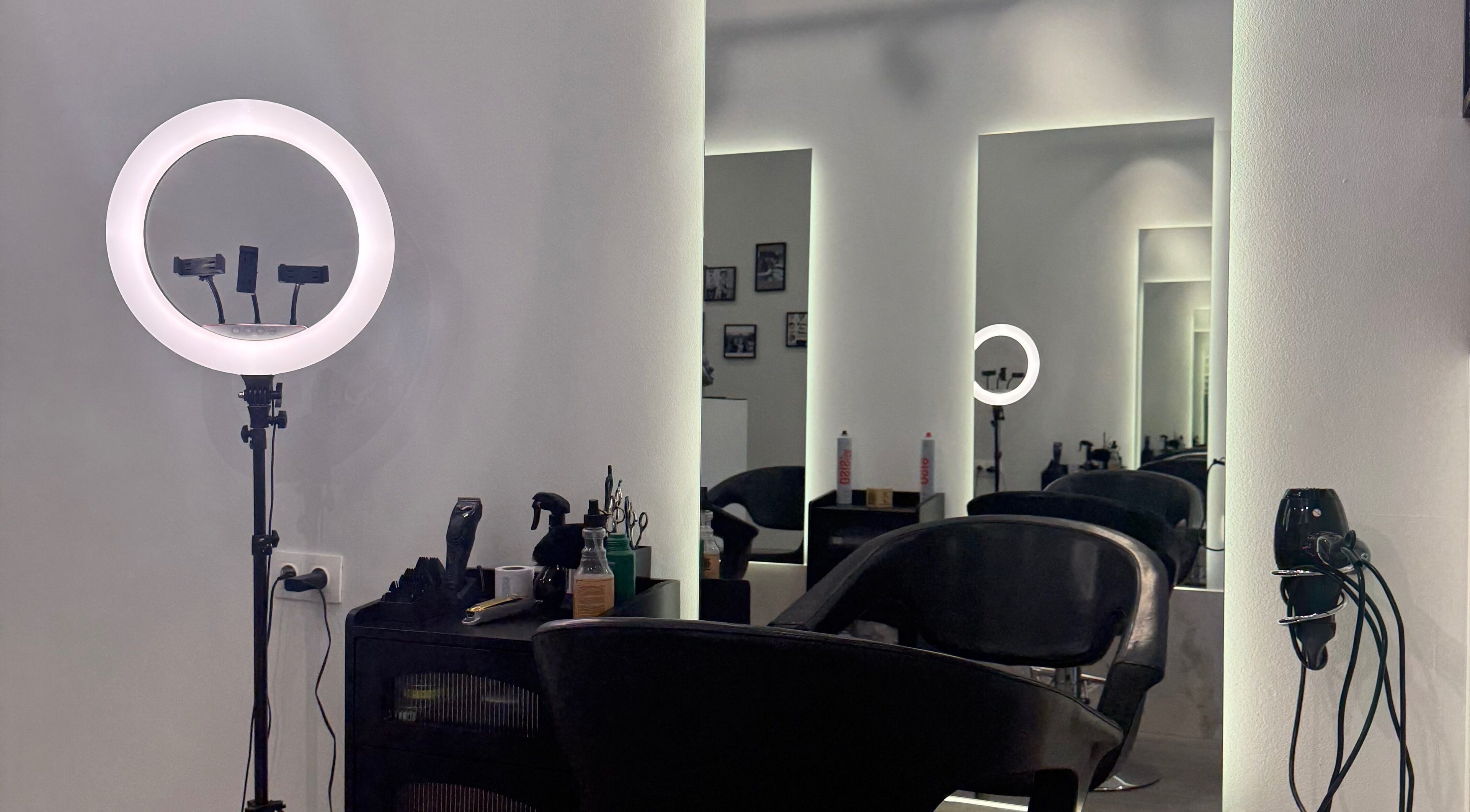 Σαλόνι ομορφιάς Hairbox, Πυλαία GR, με μοντέρνα αισθητική και στυλ.