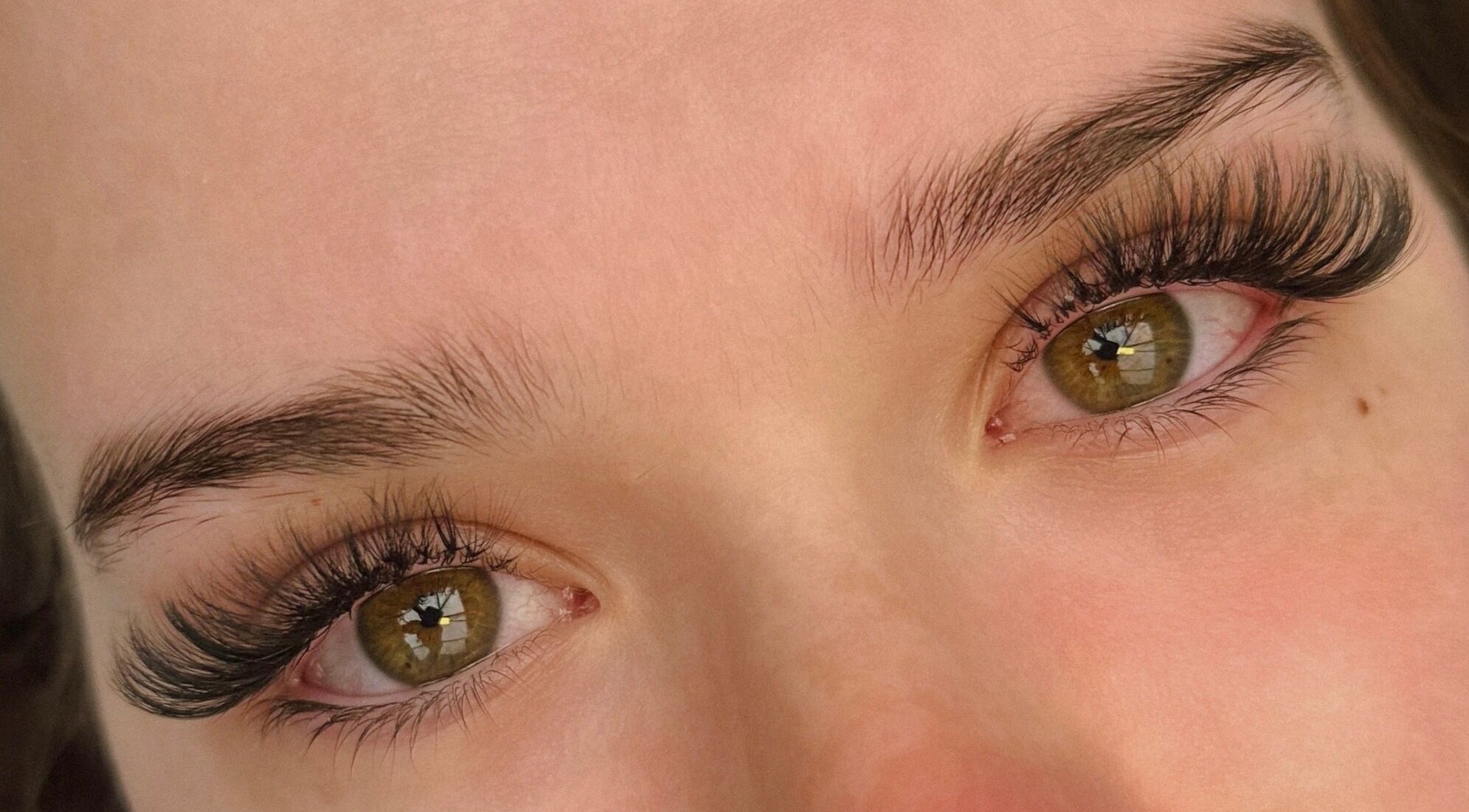 Close-up of eyelash extensions at The Vines Of Beauty, Leeds, England, GB.