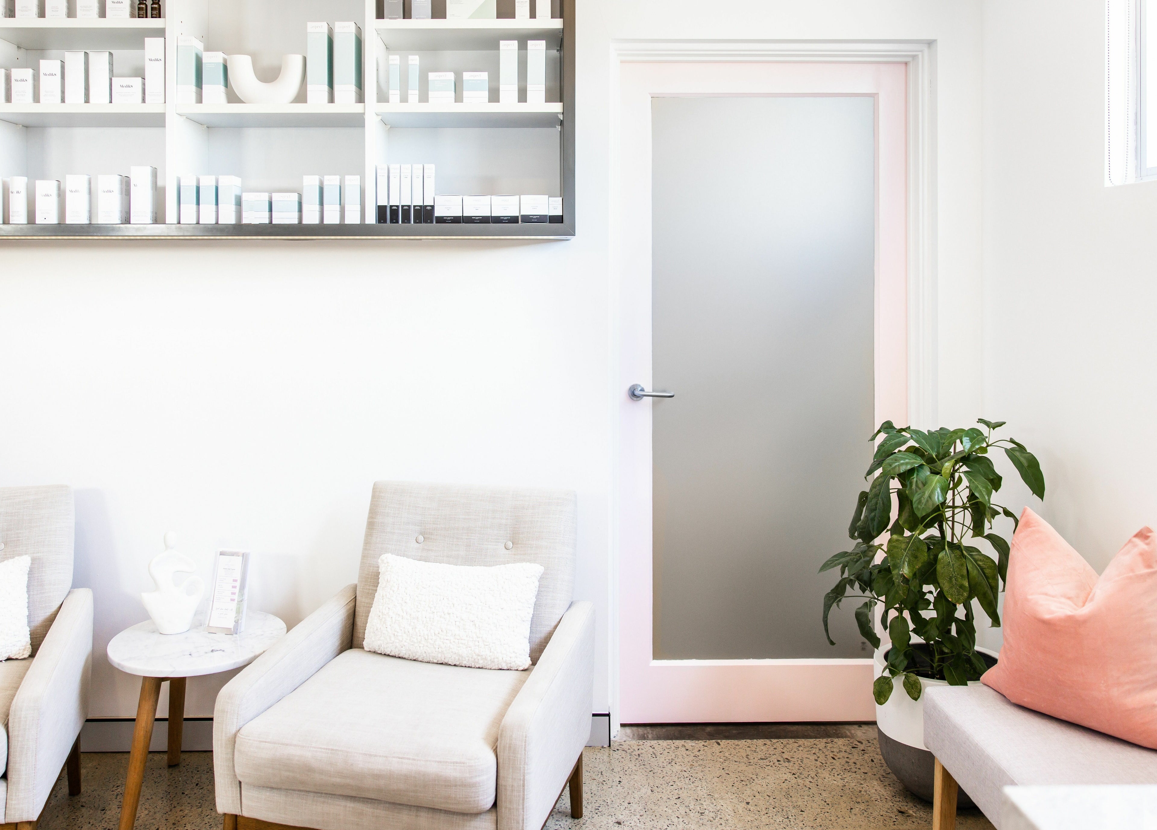 Inviting lounge at Sophie Austin Skin, Karrinyup, WA, AU with cozy seating and calming decor.