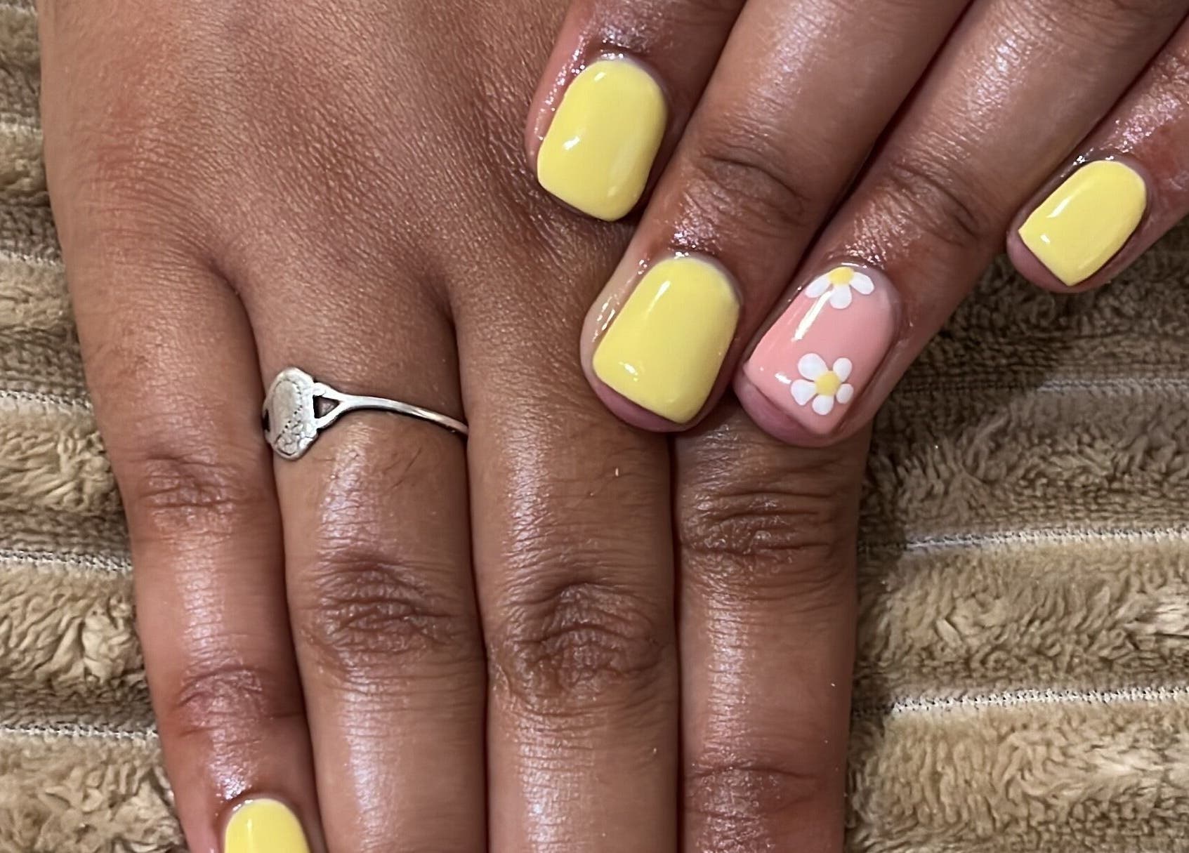 Yellow and pink daisy nail art at nailsby courtney, Worcester, Western Cape, ZA.