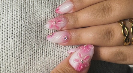 Araik Nails Salon image 2