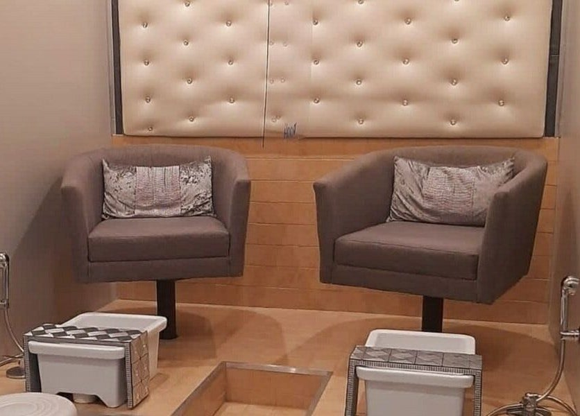 Elegant pedicure chairs at I Lipo Lab Modimall in Modimolle, Limpopo, ZA offer a relaxing spa experience.