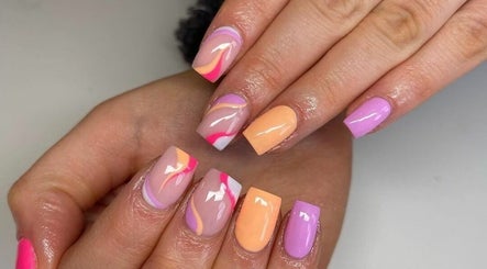 Paradissenails