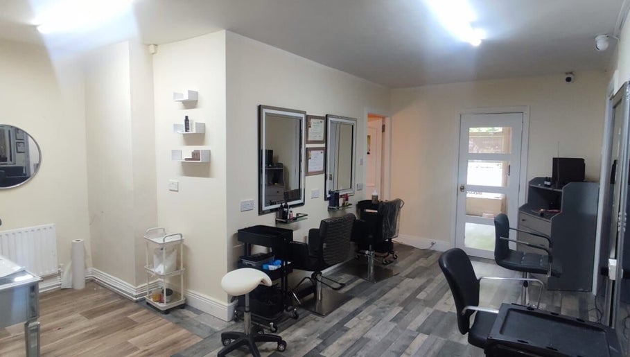 Nu U Hair, Aesthetics & Beauty Rooms, bilde 1