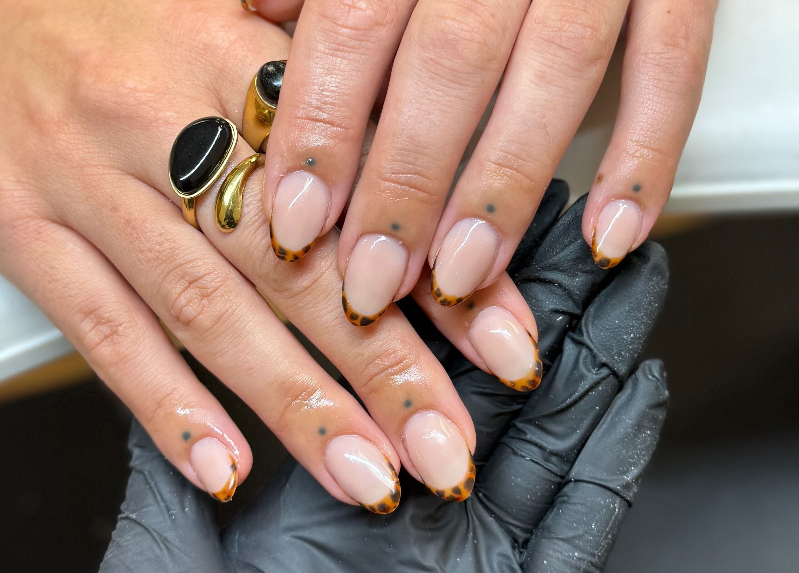 Tiger stripe nail art at The Studio Nail Box, Cardiff, Wales, GB. Elegant and trendy manicure services.