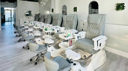 Voila Nails & Spa