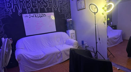 Sala de espera iluminada en B3M Studio, Guernica, Provincia De Buenos Aires, AR.