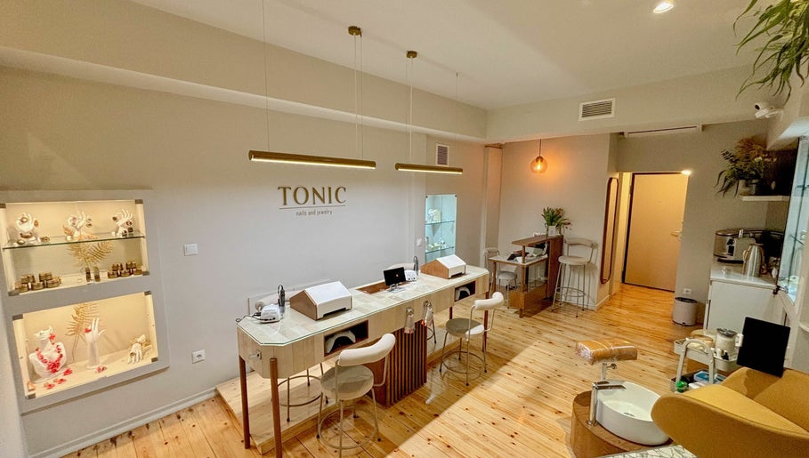 Tonic Nails slika 1