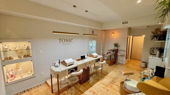 Tonic Nails