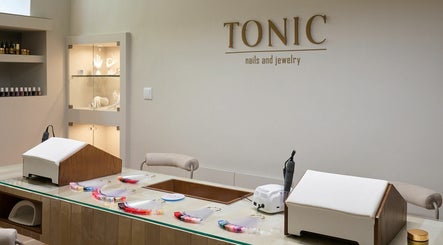 Tonic Nails slika 3