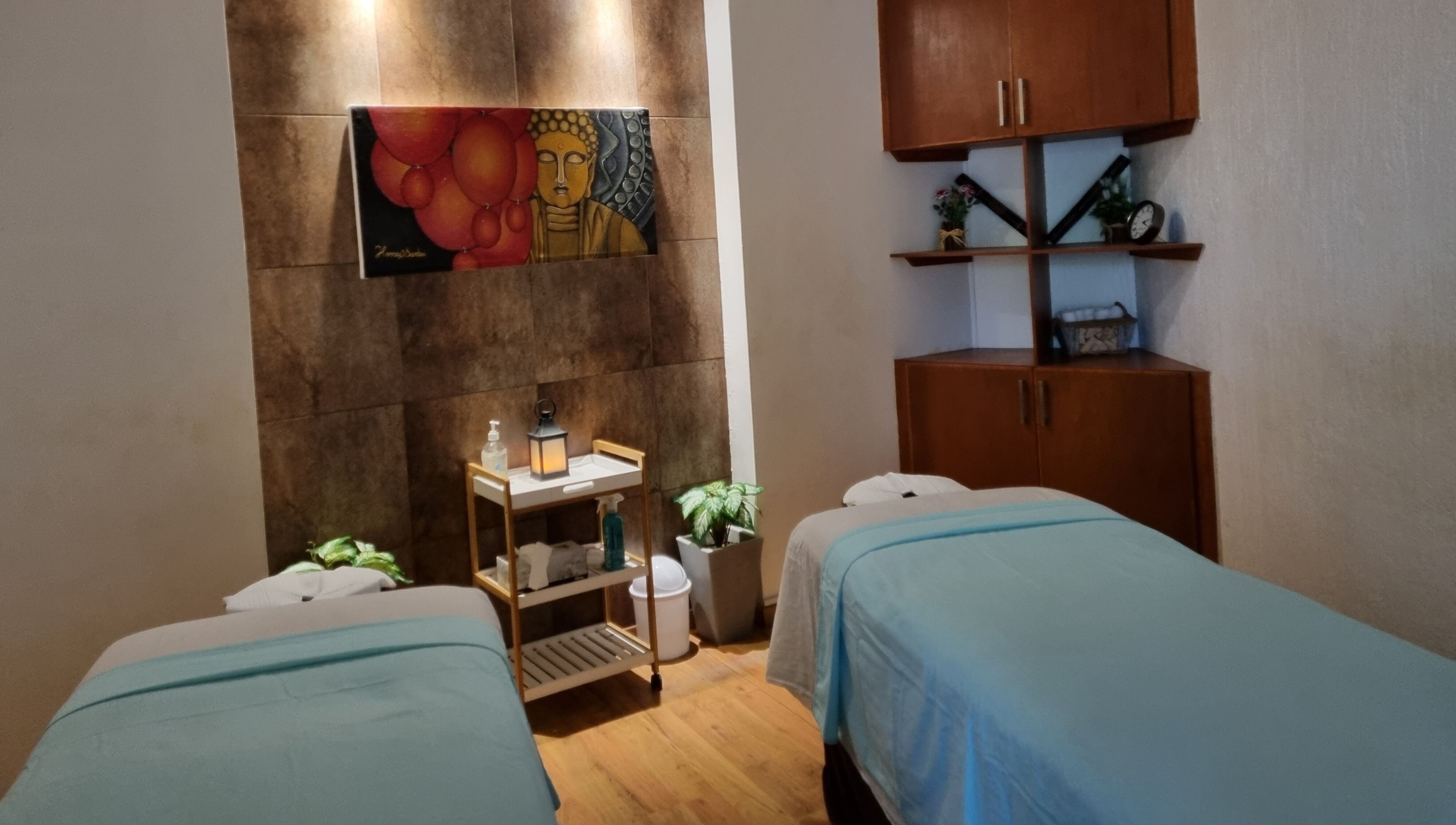 Sala de masajes para parejas en Masaha Marina Fiesta, Bahia de Banderas, Nayarit, MX.