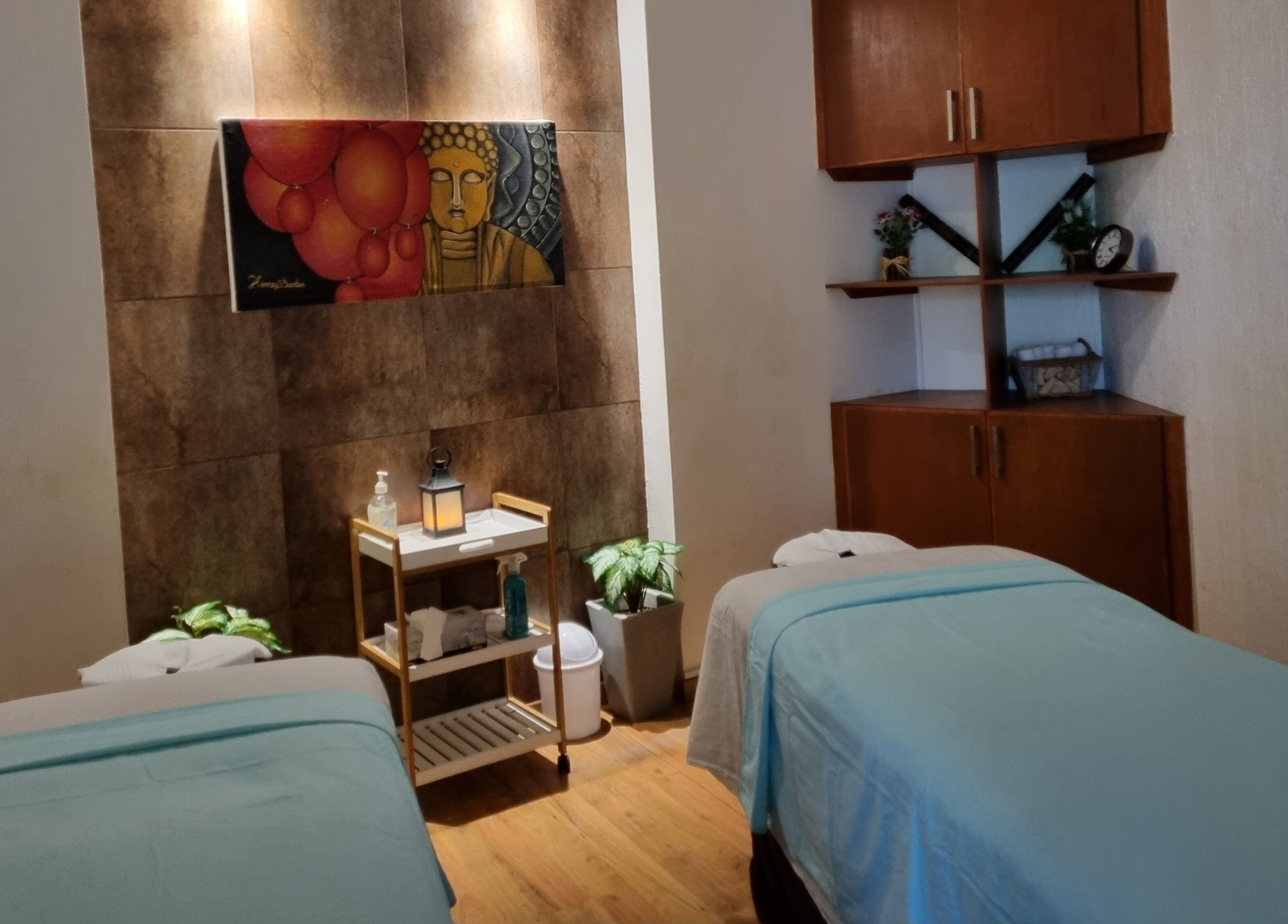 Sala de masajes para parejas en Masaha Marina Fiesta, Bahia de Banderas, Nayarit, MX.