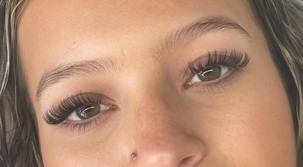 Holly May Lashes