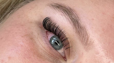 Holly May Lashes imagem 3