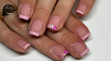 Sama Nails image 3